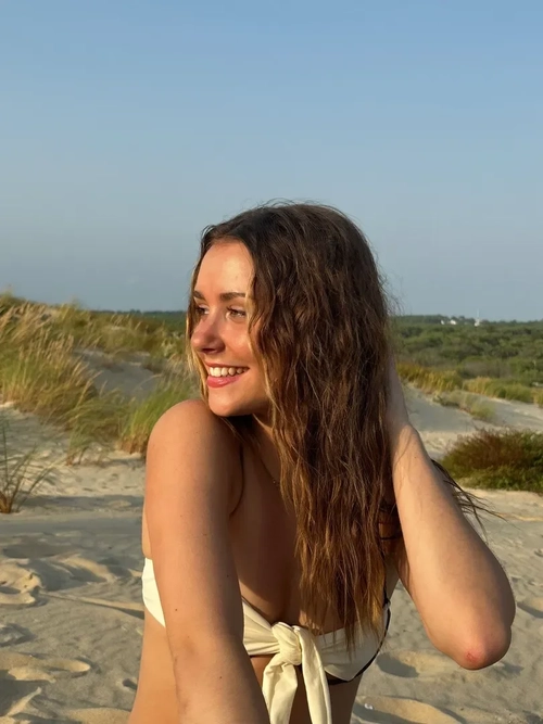 Anoukh - Photo de profil MYM - Créatrice premium | French Modèles