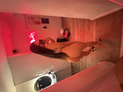 ahlou - Photo de couverture MYM - Créatrice premium | French Modèles