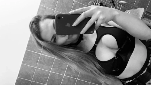 vale8_8 - Photo de couverture MYM - Créatrice premium | French Modèles