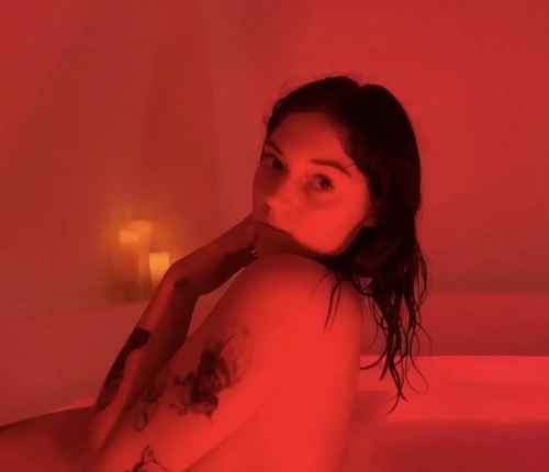 Alienorchp - Photo de profil MYM - Créatrice premium | French Modèles