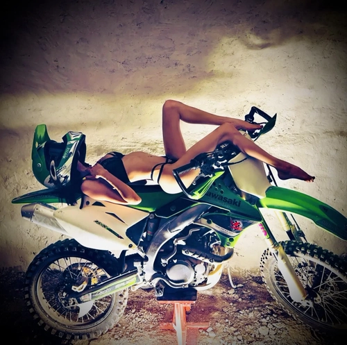 Emmy-caline - Photo de couverture MYM - Créatrice premium | French Modèles