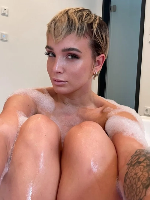 Juliaroemmelt mym media leak - photo publique MYM | French Modeles