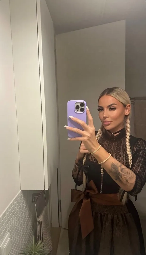 Isabelle_denise mym media leak - photo publique MYM | French Modeles