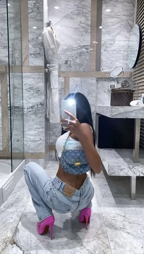 Beskaa - Photo de profil MYM - Créatrice premium | French Modèles