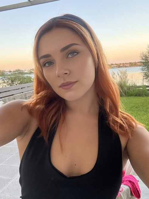 Ambrecharney - Photo de profil MYM - Créatrice premium | French Modèles