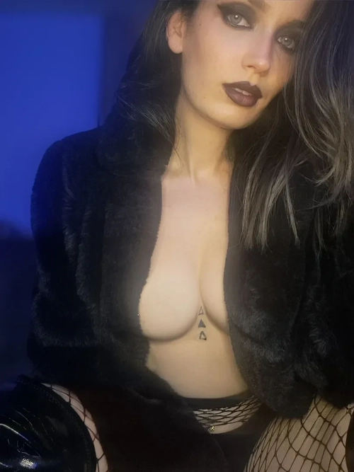 Kangoula - Photo de profil MYM - Créatrice premium | French Modèles