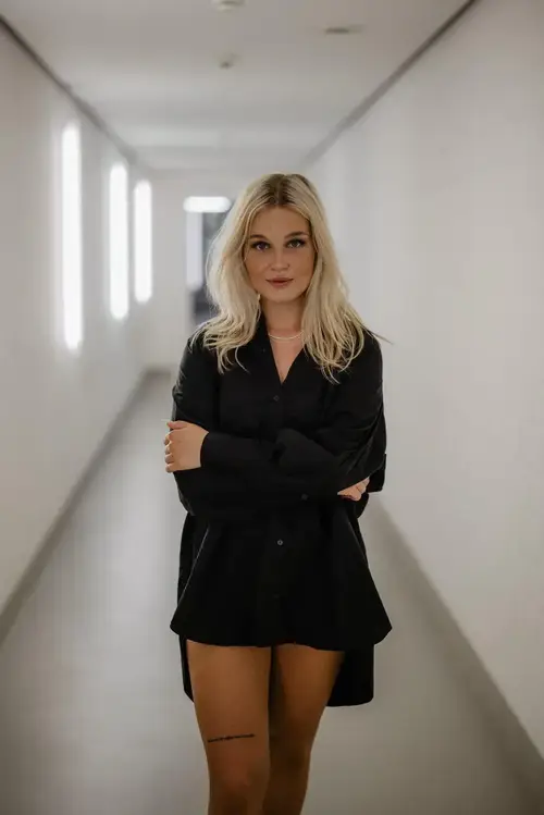 Laura_skr - Créatrice MYM premium avec contenu exclusif | French Modeles