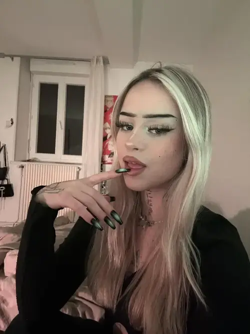 Lilouricci - Créatrice MYM premium avec contenu exclusif | French Modeles