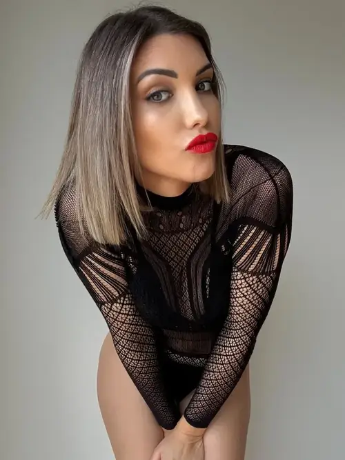 Emily_explicit - Créatrice MYM premium avec contenu exclusif | French Modeles