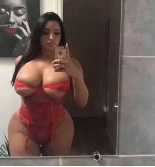 Anaisbragaoff - Créatrice MYM premium avec contenu exclusif | French Modeles