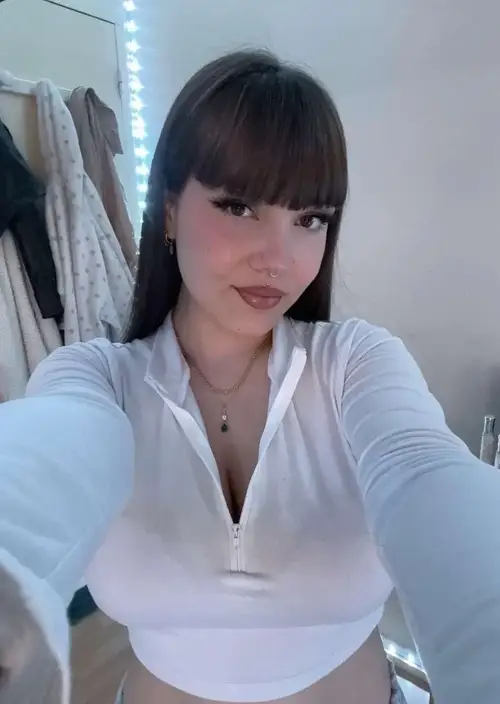 Alicia_gfd - Créatrice MYM premium avec contenu exclusif | French Modeles