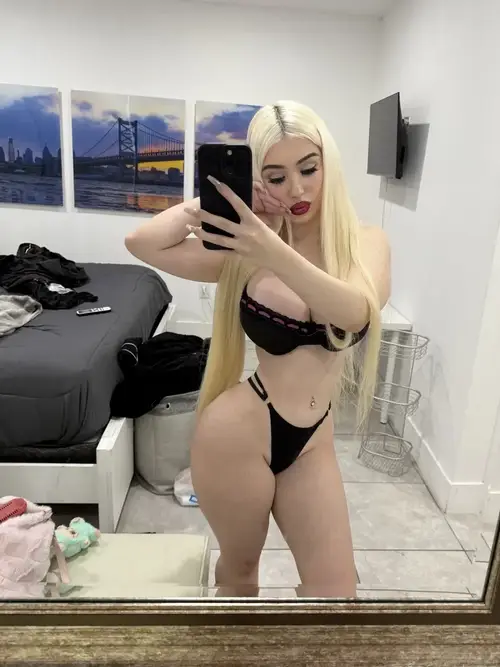 Gabrriela - Créatrice MYM premium avec contenu exclusif | French Modeles