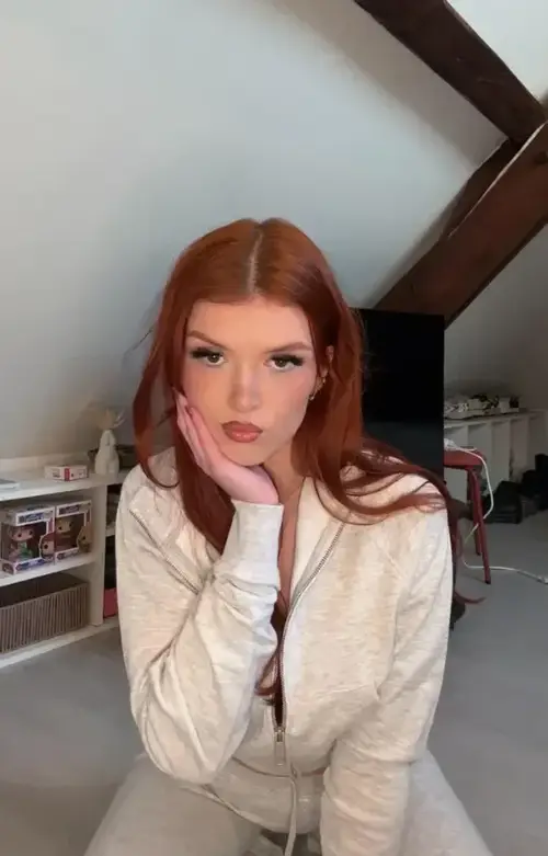 Zeliee_ - Créatrice MYM premium avec contenu exclusif | French Modeles