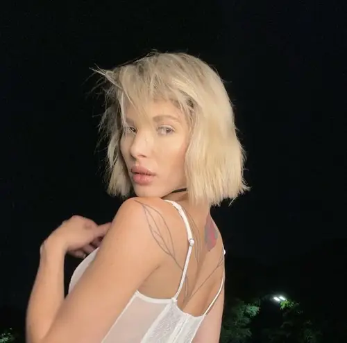 Agathe_feline - Créatrice MYM premium avec contenu exclusif | French Modeles