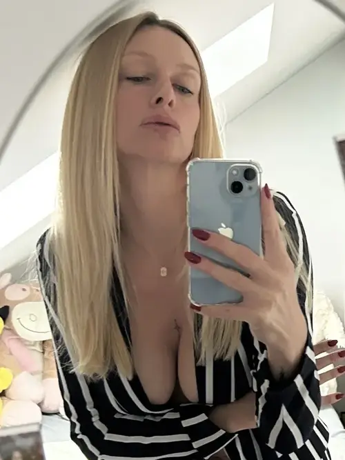 Jessexnihilo - Créatrice MYM premium avec contenu exclusif | French Modeles