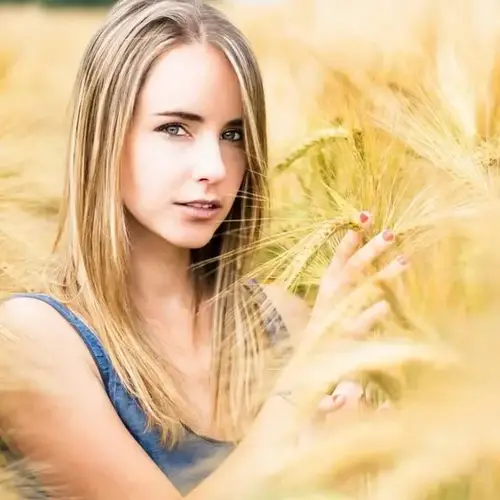 Elia - Créatrice MYM premium avec contenu exclusif | French Modeles