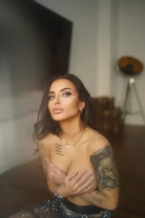 Cherryrebelle - Créatrice MYM premium avec contenu exclusif | French Modeles