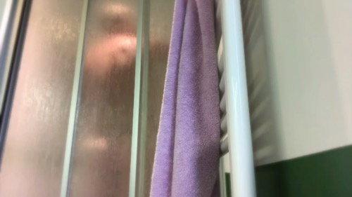 sous la douche / shower