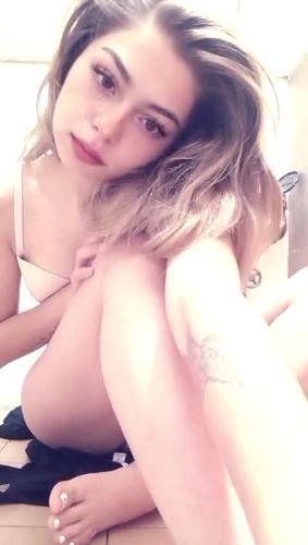 Teaser video for my special followers.
For every follower that gonna support me I am sending you free nude pics and one lewd video as a reward 💜
