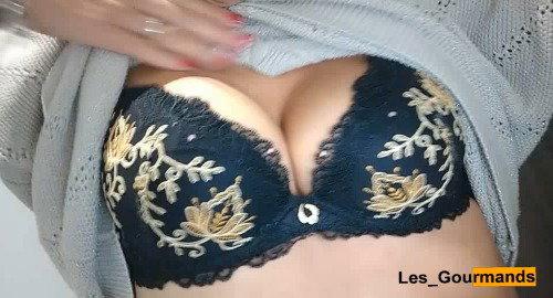 C'est #tittytuesday