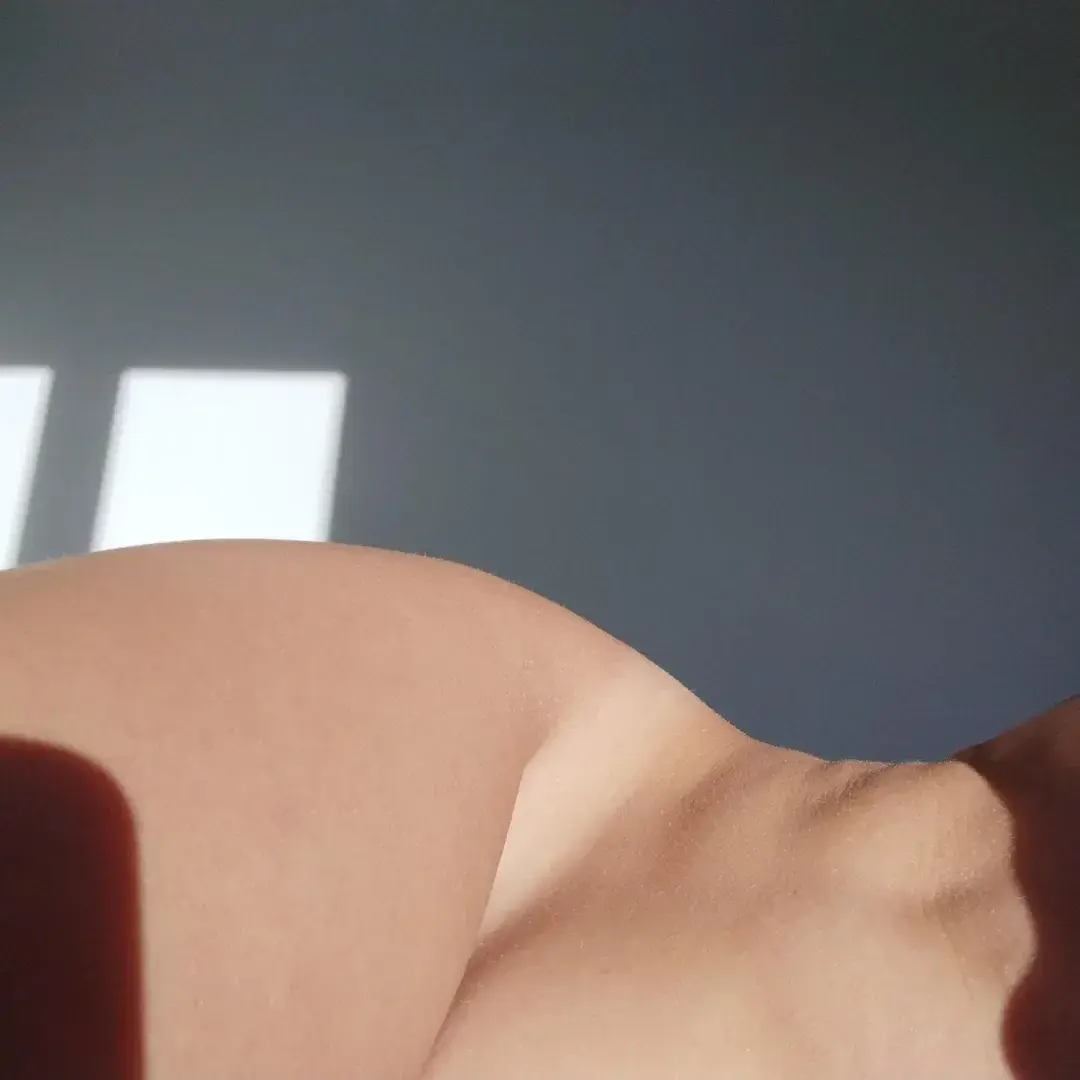Leak & nude 1 — La_parenthese_erotique