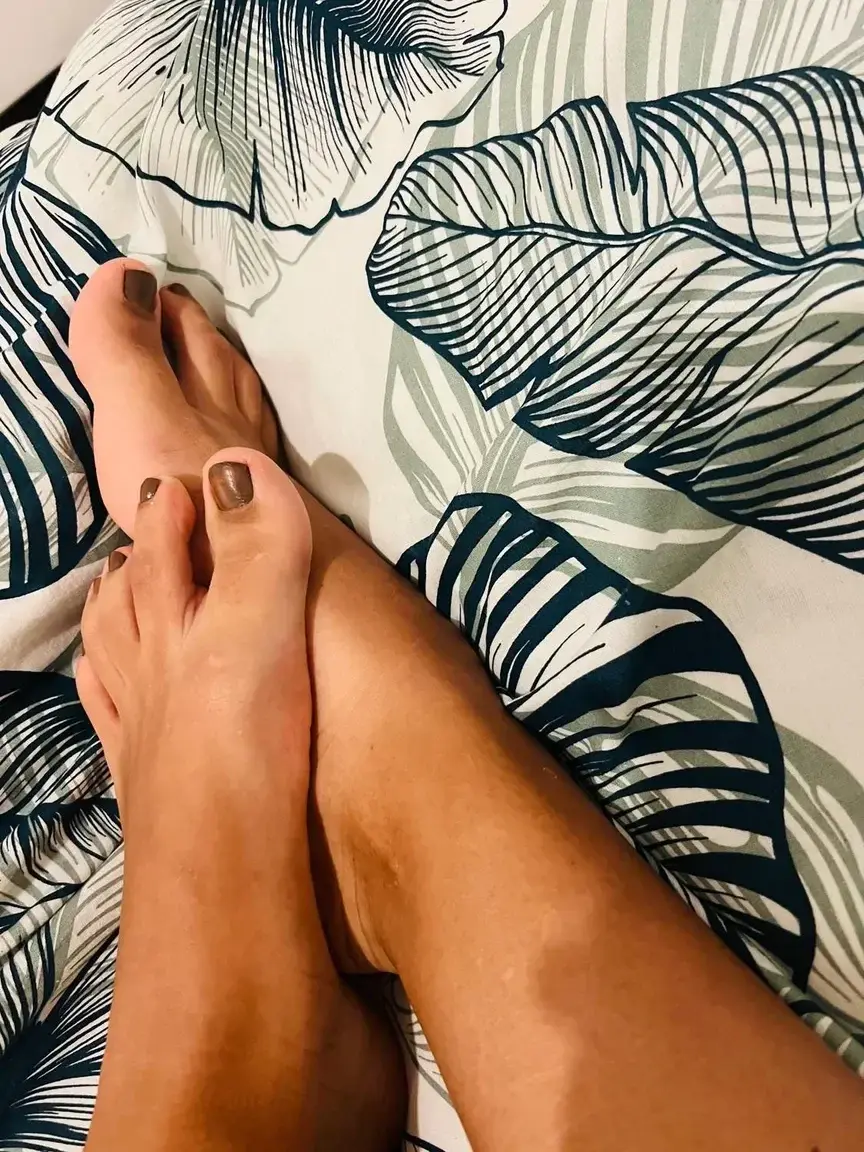 Leak & nude 1 — Juliepieds34