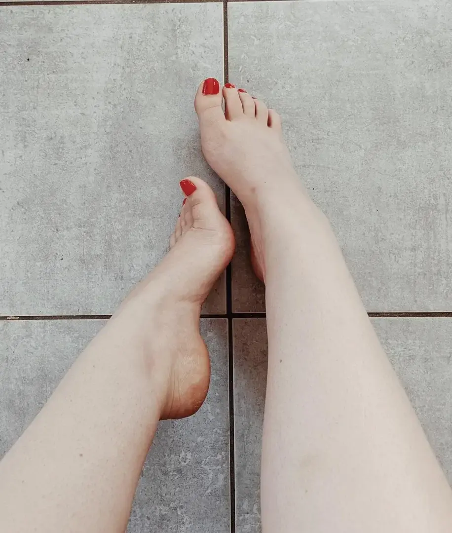 Leak & nude 3 — Feet_by_emili