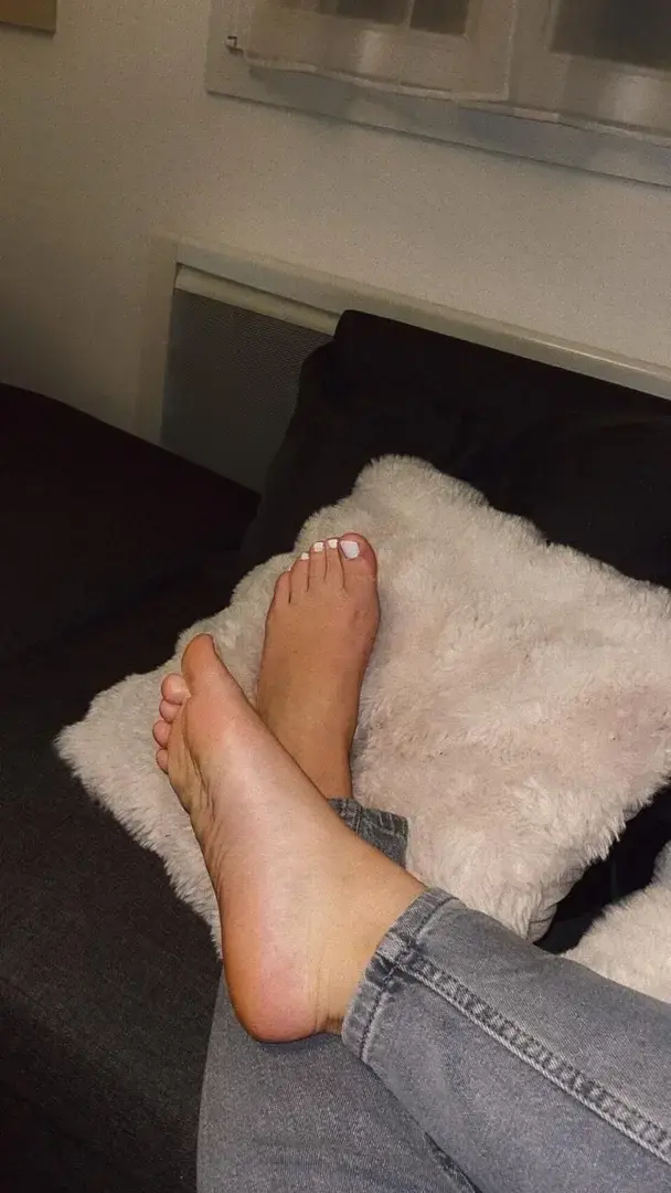 Leak & nude 2 — Feetgirltaste