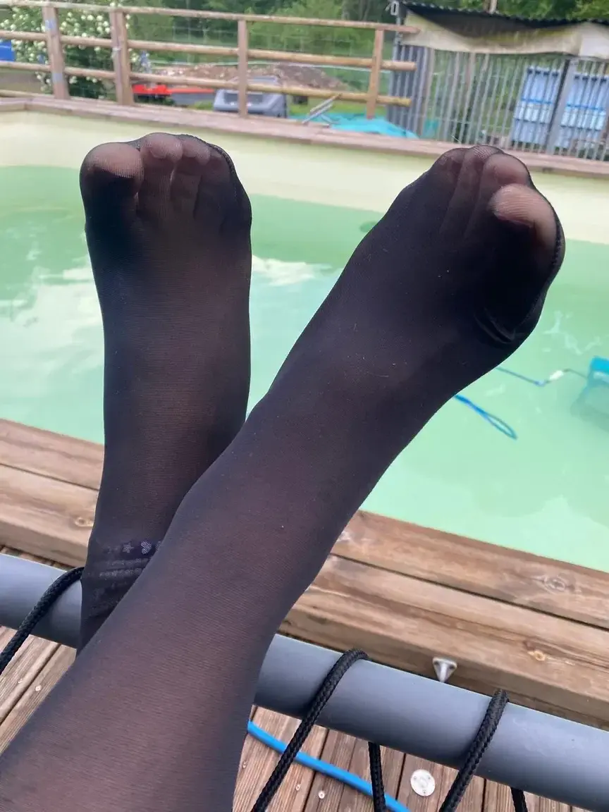 Leak & nude 8 — Les_pieds_dans_le_plat