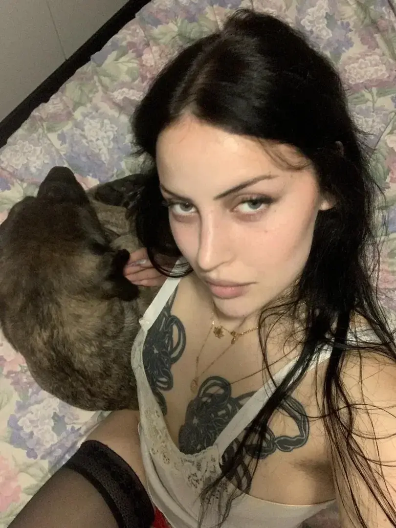 Lucky puppy don’t you think ? #tattoos #brunette #amateur #nudes #longhair #lingerie #frenchy #girlfriend #nudes #bedselfie #jartelle