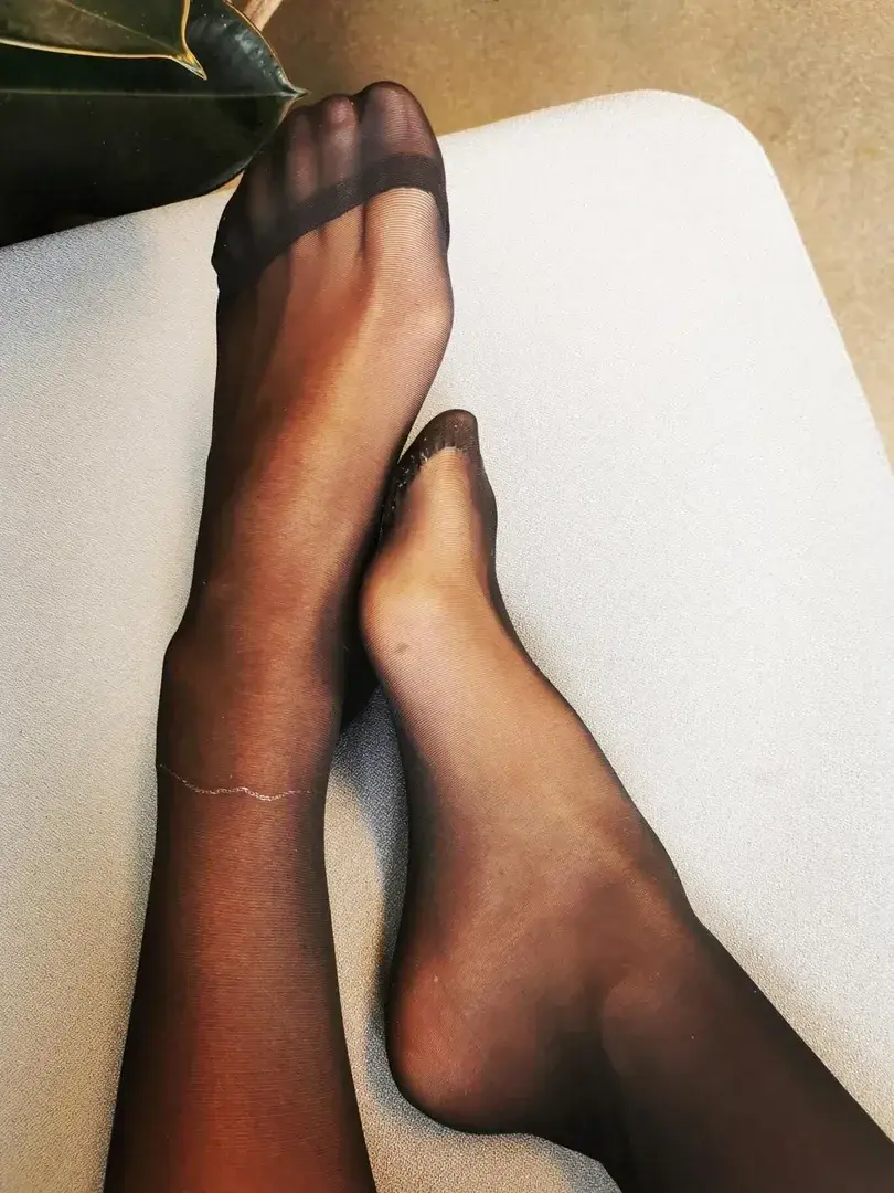 En collant. Au travail...