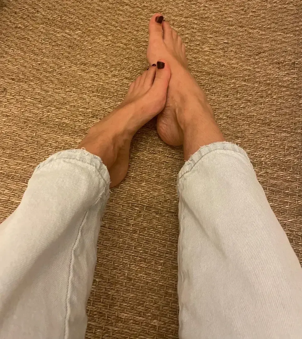 👣
