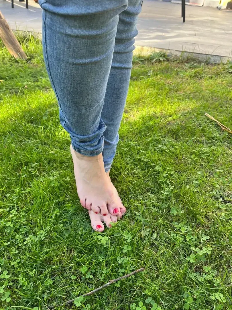 Leak & nude 1 — Pieds2biche83