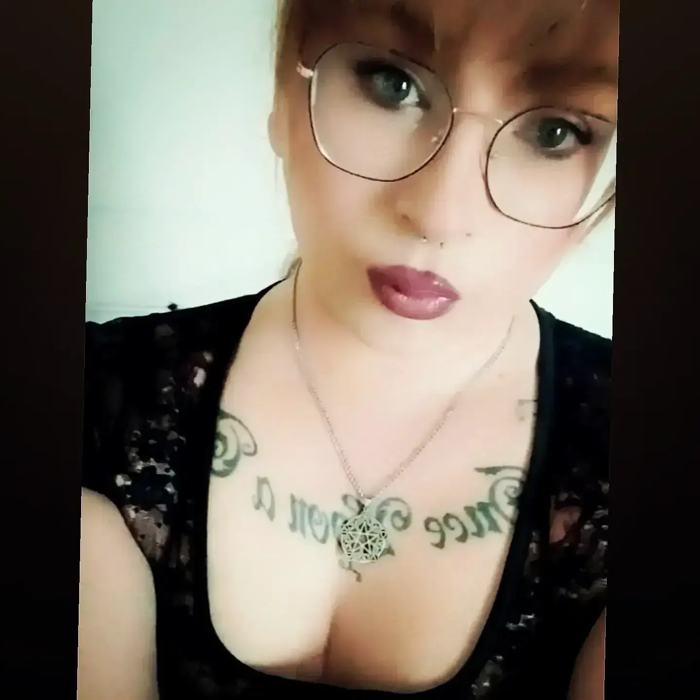 😜