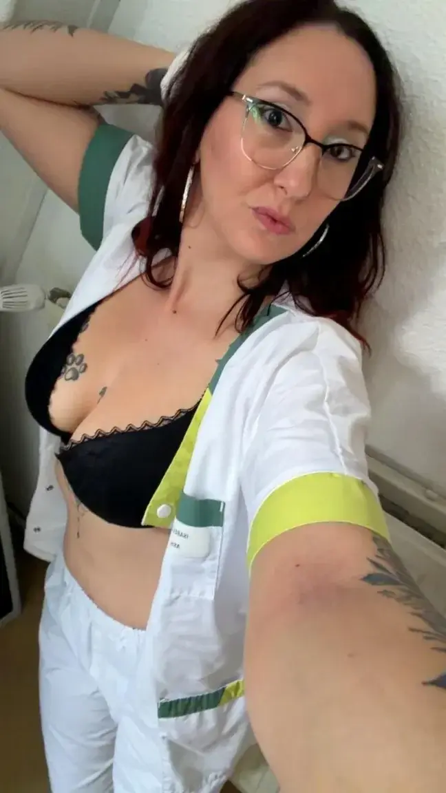 Leak & nude MYM — Isa-milf : « média » (MYM)