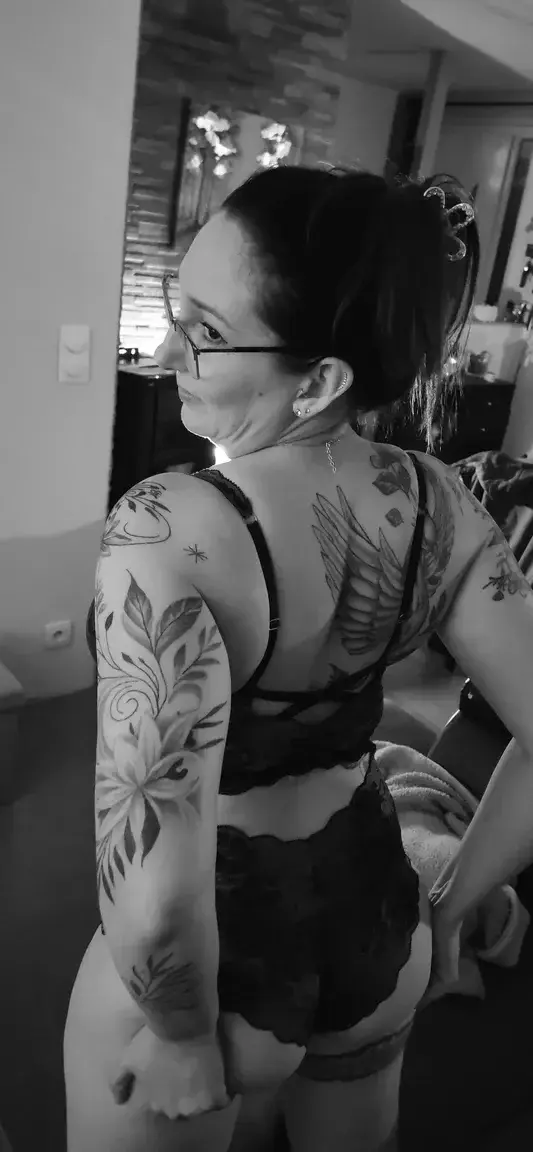 Leak & nude MYM — Isa-milf : « média » (MYM)