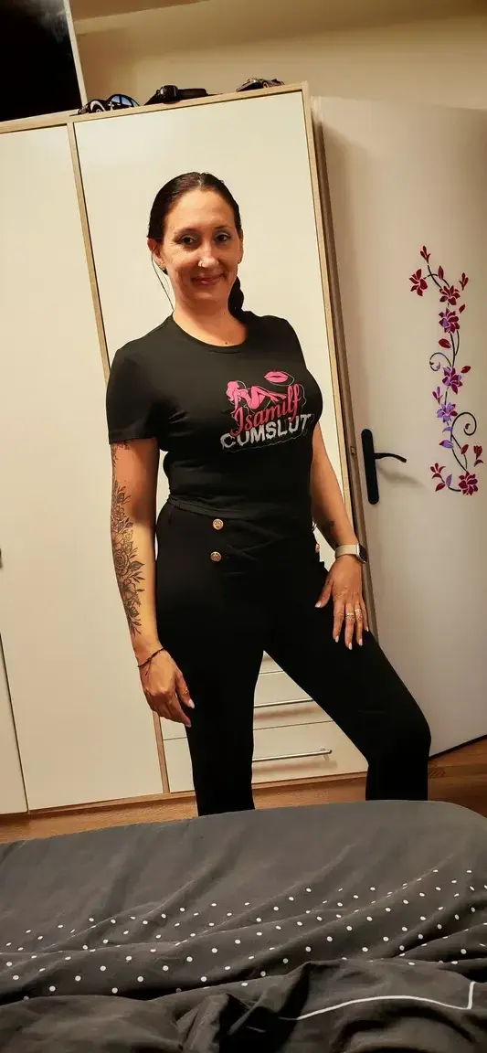Leak & nude MYM — Isa-milf : « média » (MYM)