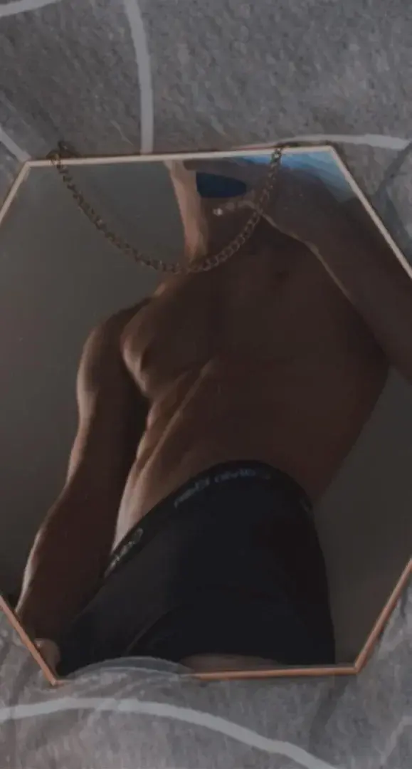 Leak & nude 1 — N_a_i_r_o_d