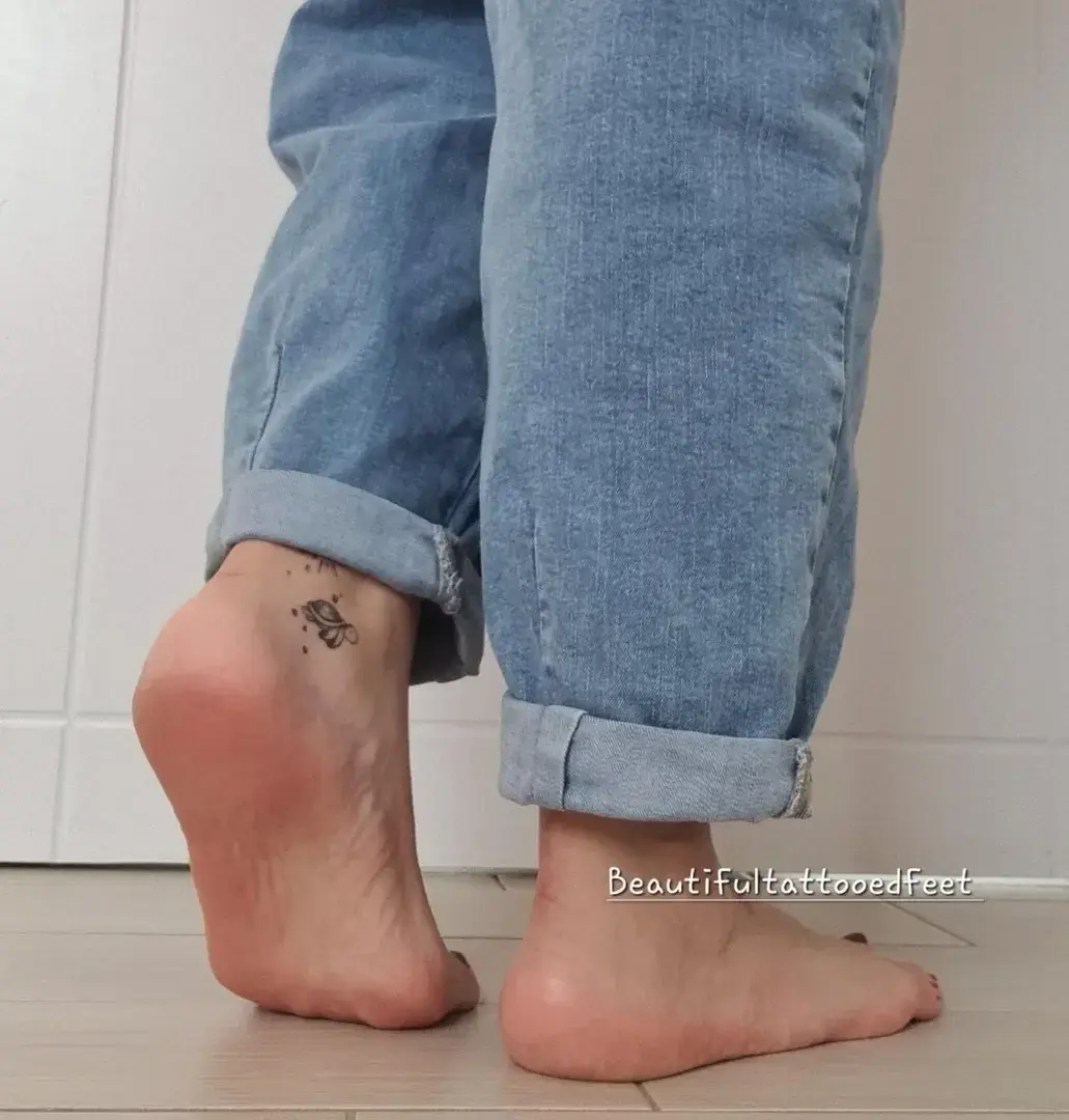#feet#feetmodels#feetpic#pieds#piedini#piedinifemminilibellissimi#perfectfeetmodel#cutefeet#beautifultoes#feetprincess#gorgeousfeet#cutefeetmodel#piedssexy#footarches#amazingtoes#feetography#feetaddict#gorgeoustoes#goddessfeet#lovelyfeet#barefeetlovers#igtoes#perfecttoes#toering#feetpose#prettyfeetgang#beautifulfeets