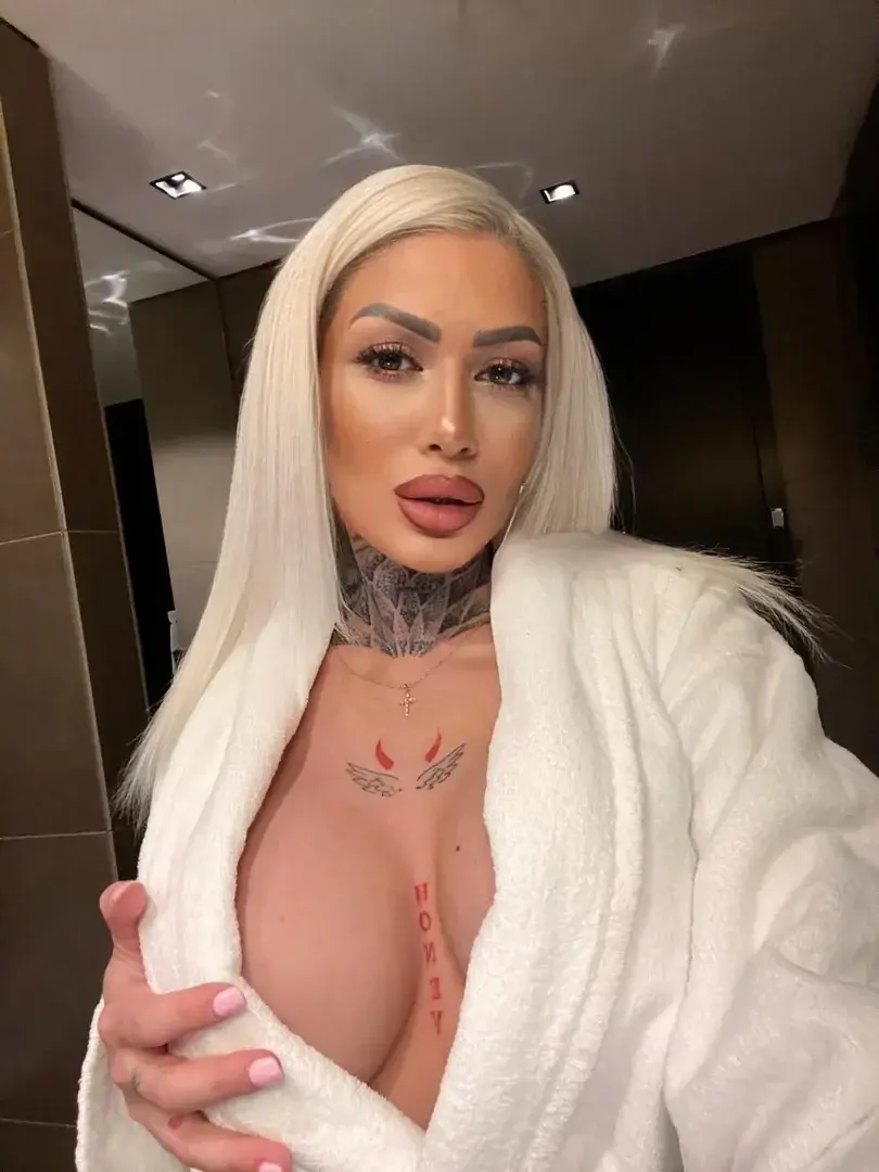 Leak & nude 1 — _bloondie_1