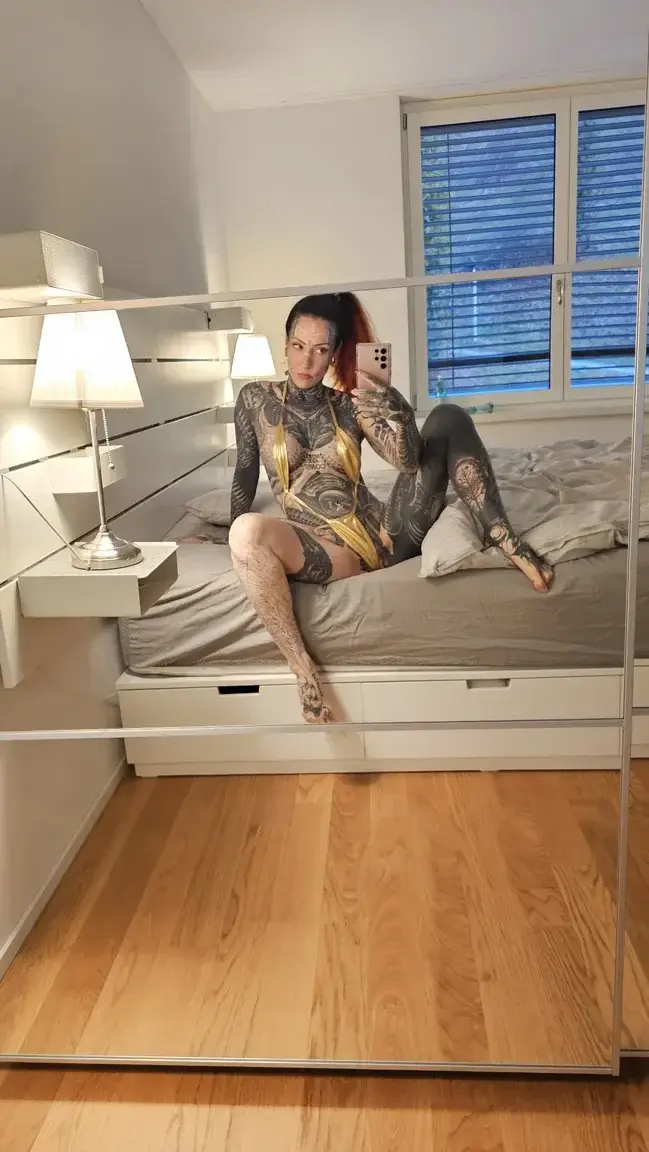 Viens me parler en DM… j’ai plein d’idées pour te donner envie de te vider pour moi💦