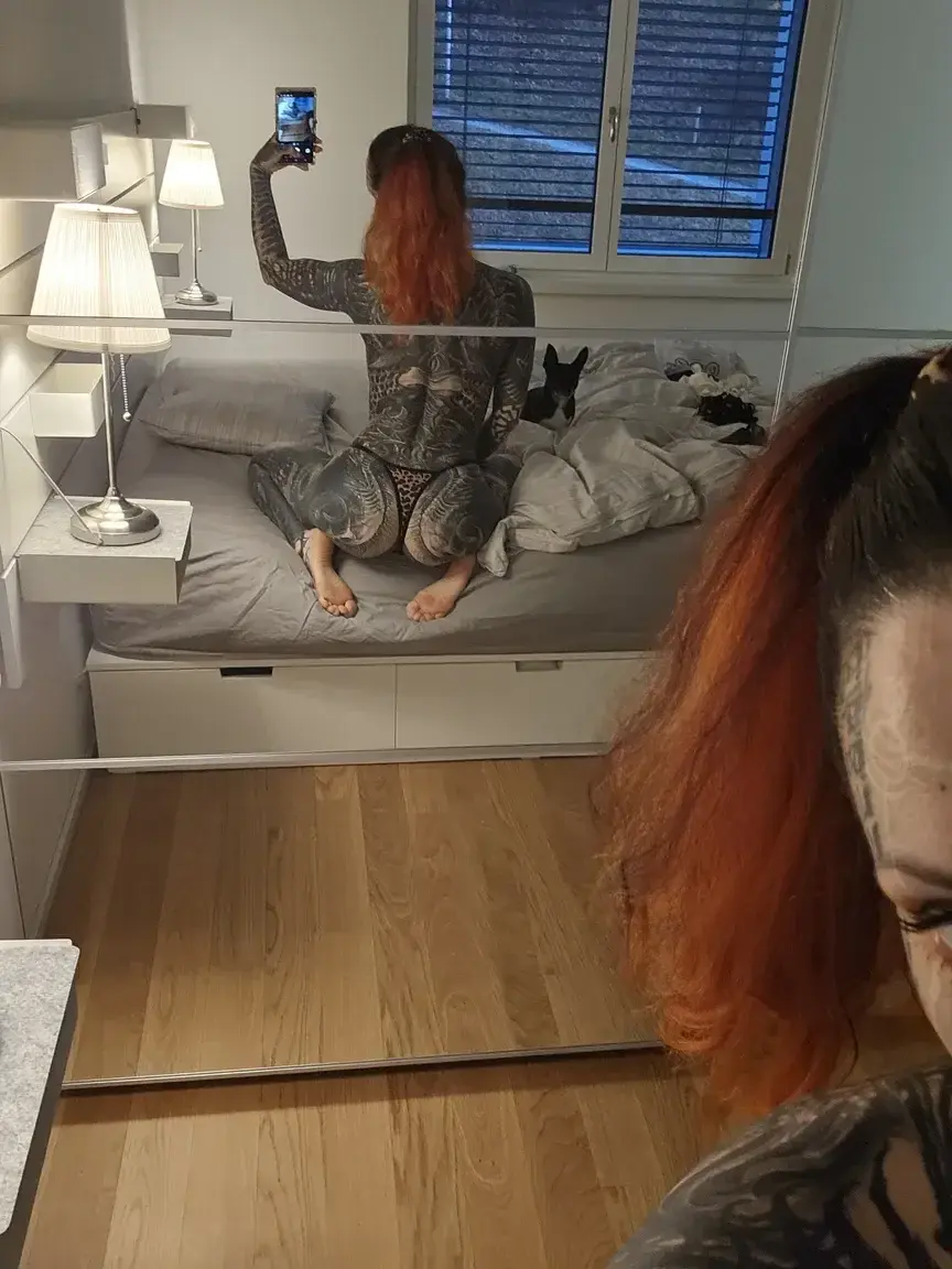 Mon feed est 100% gratuit… mais c'est en DM que je montre vraiment tout. Viens voir par toi-même😍