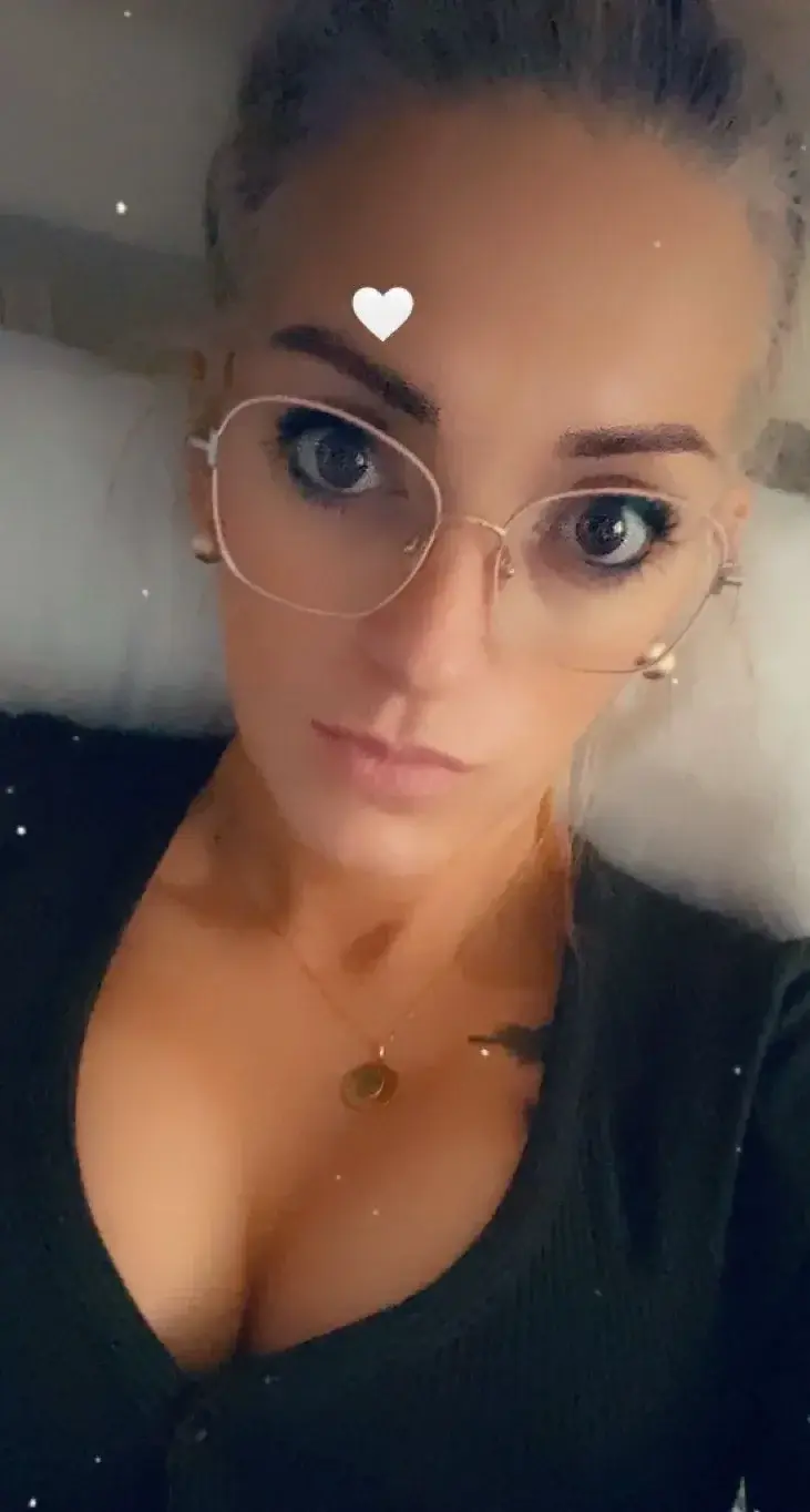 Jolie-boobs — média 7 | French Modèles
