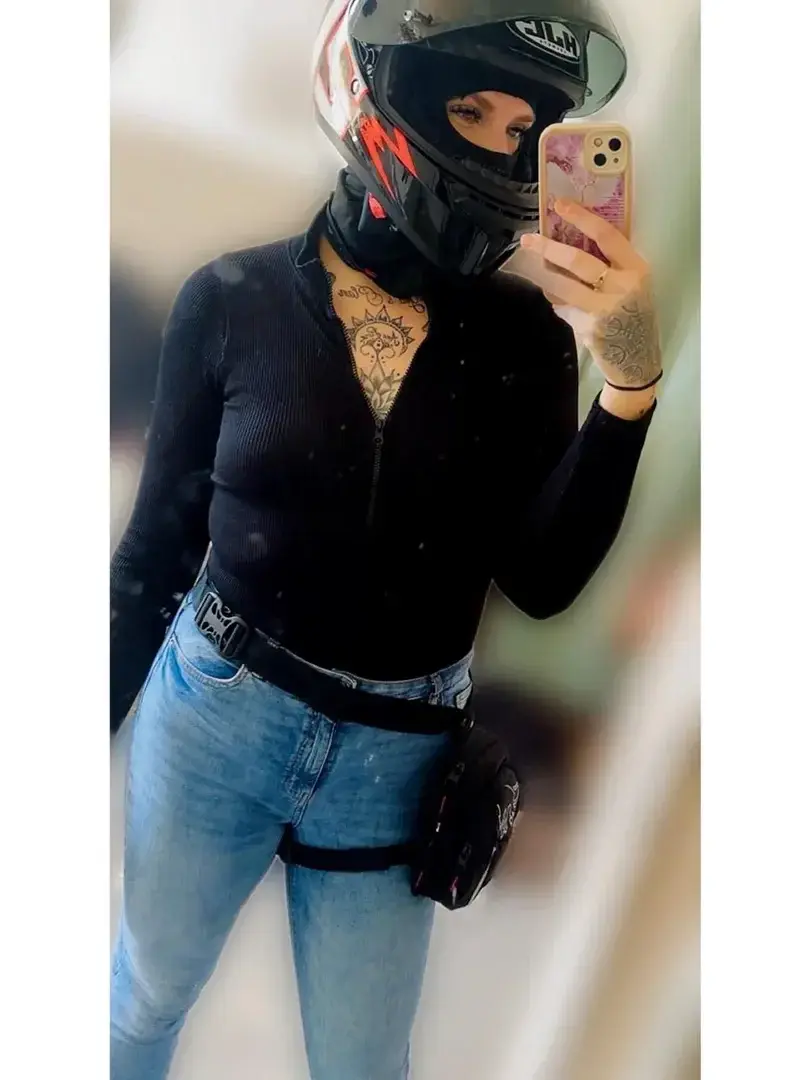 Photo de couverture de Joliebrunette_