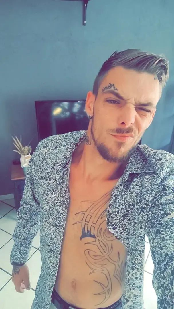 Leak & nude 9 — Adlucifer