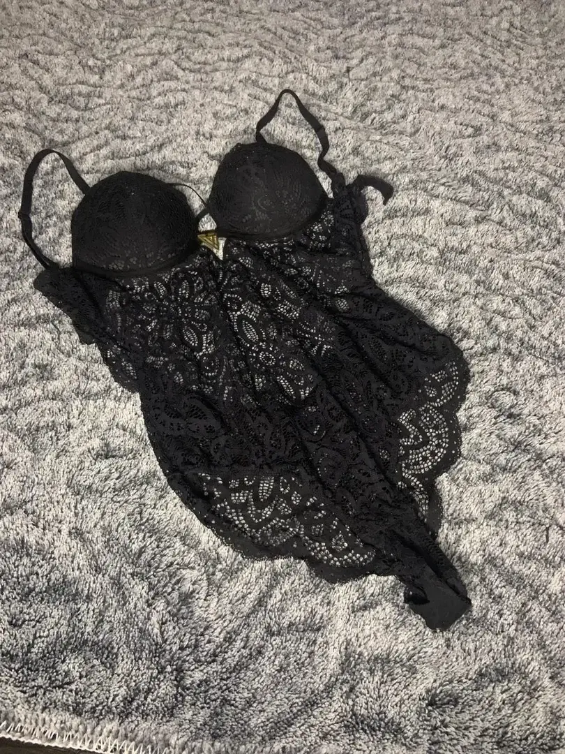 Leak & nude 5 — Butterfly-