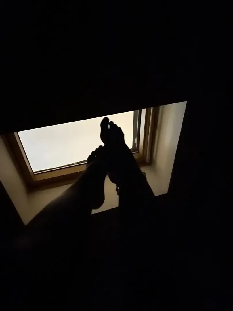 Leak & nude 1 — feetstock
