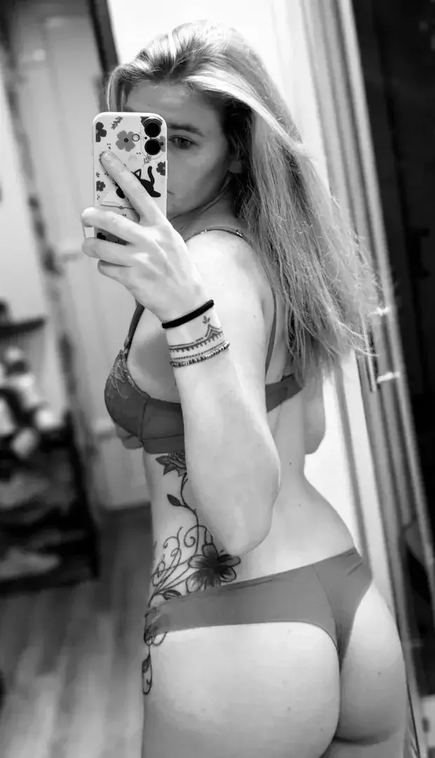 Leak & nude 4 — Lauraaah