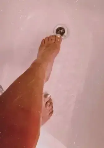 Petit pieds sous la douche 😍