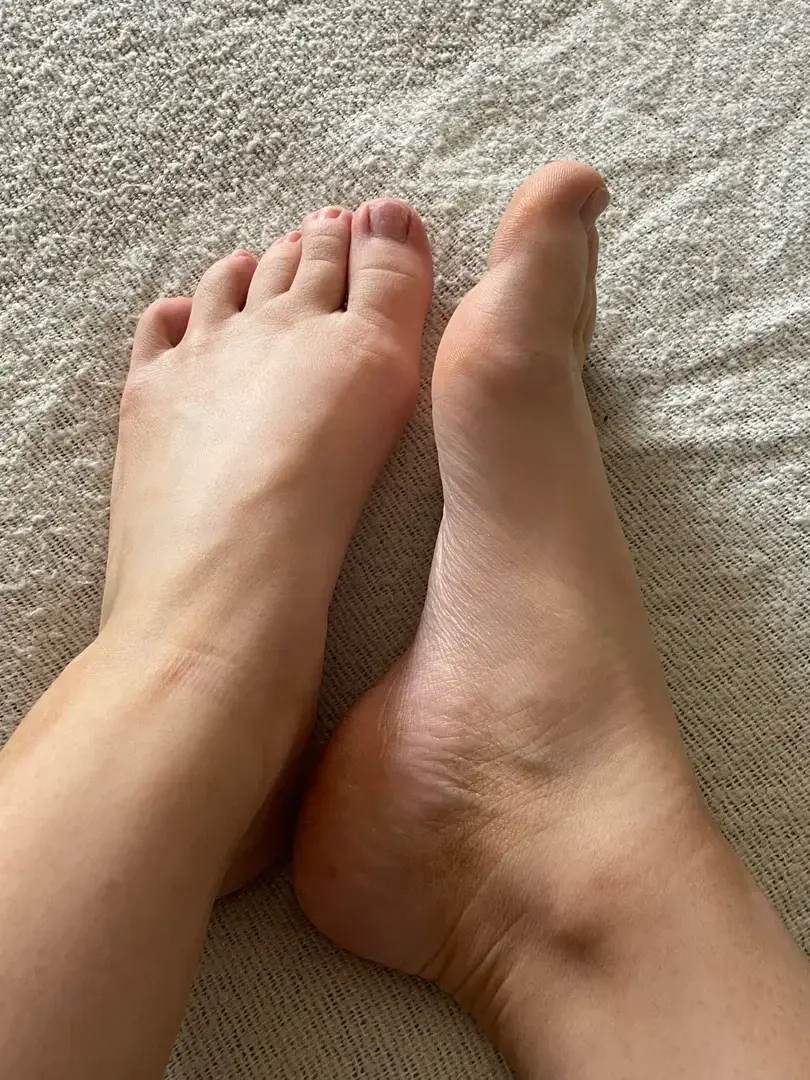 Leak & nude 3 — Foots_loverz